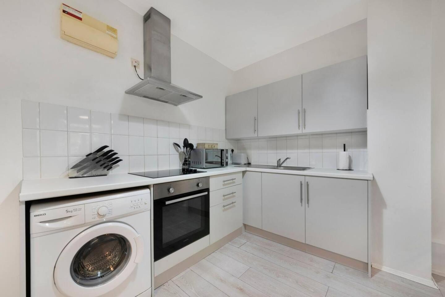 2 Bed Apartment- Finsbury Park Station B 런던 외부 사진